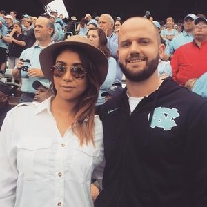 Meet your Posher, Casey